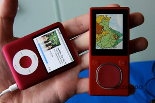 Illustration for article titled Flash Zune Hardware Gallery and Test: Tight Jeans, Sizemodo, and Zunepad